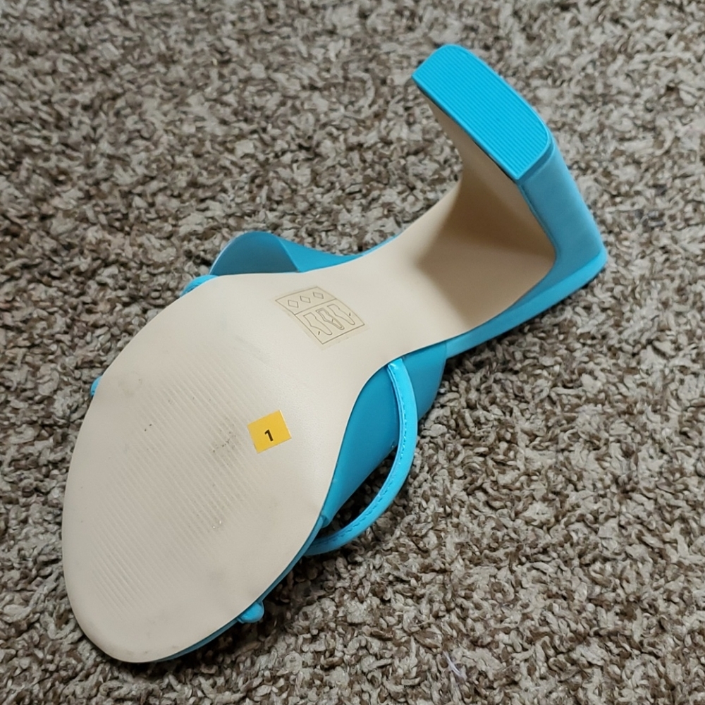 Shoe - Picture 2 of 2